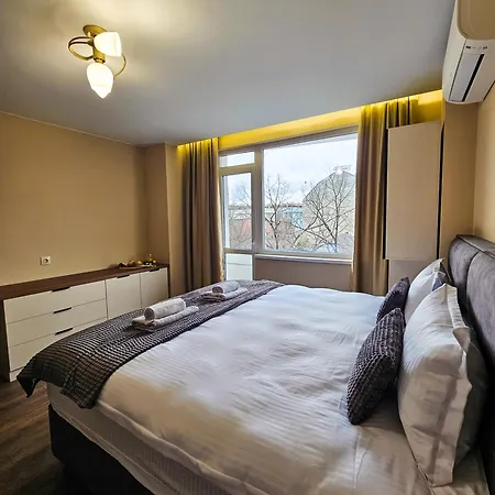 Quiet 2bd Near Sea Garden & By Apartmax Apartamento Varna