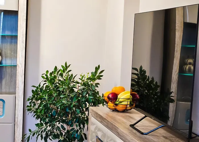 Quiet 2bd Near Sea Garden & By Apartmax Varna