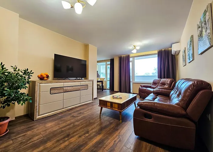 Quiet 2bd Near Sea Garden & By Apartmax Apartment *