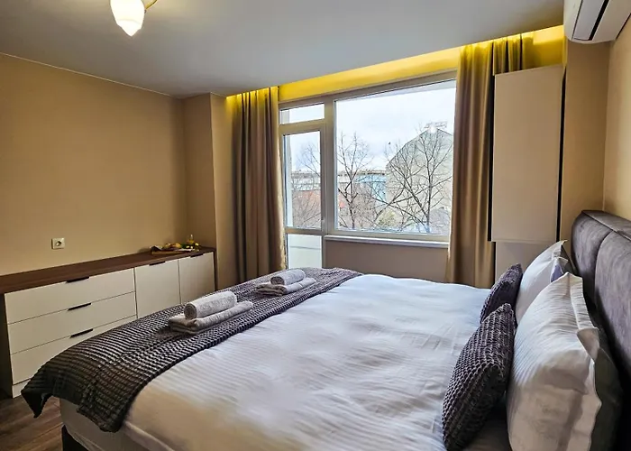 Quiet 2bd Near Sea Garden & By Apartmax Apartment Varna