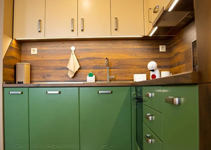 Quiet 2bd Near Sea Garden & By Apartmax Apartment *