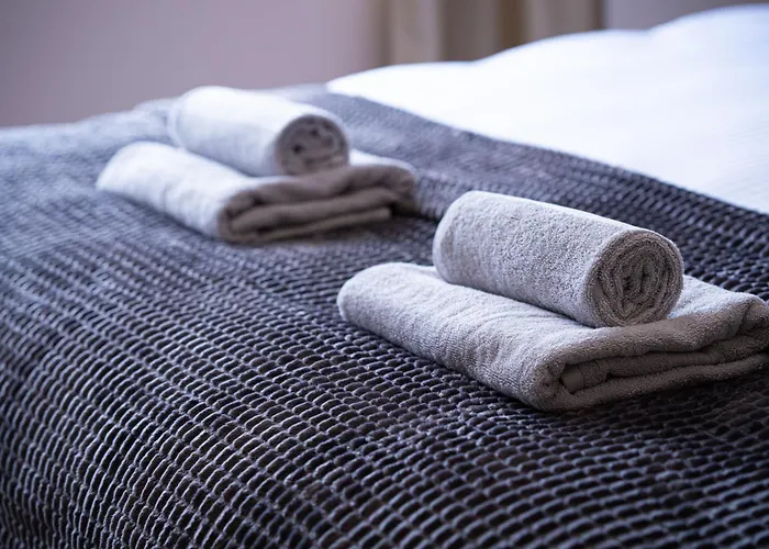 Quiet 2bd Near Sea Garden & By Apartmax Apartment *