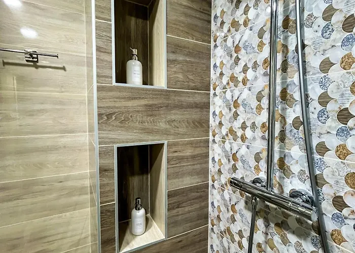 Apartment Quiet 2bd Near Sea Garden & By Apartmax *