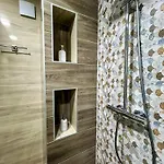 Apartment Quiet 2bd Near Sea Garden & By Apartmax *