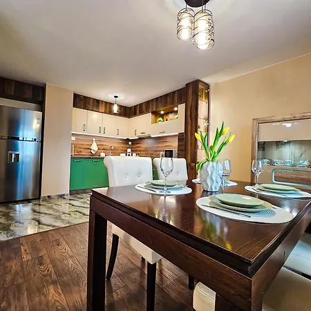 Quiet 2bd Near Sea Garden & By Apartmax Daire *