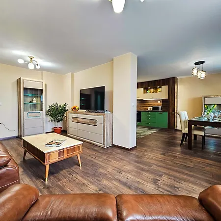 Daire Quiet 2bd Near Sea Garden & By Apartmax Varna