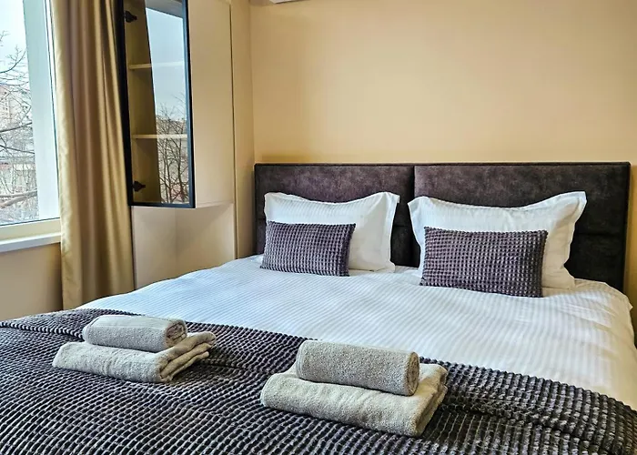 Daire Quiet 2bd Near Sea Garden & By Apartmax