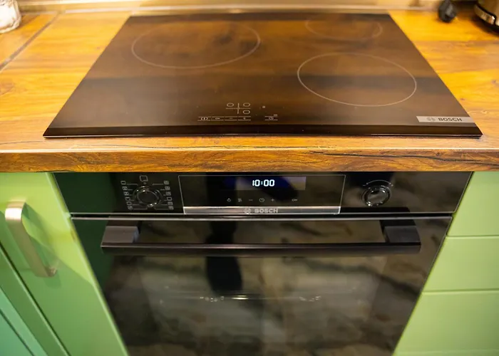 Daire Quiet 2bd Near Sea Garden & By Apartmax