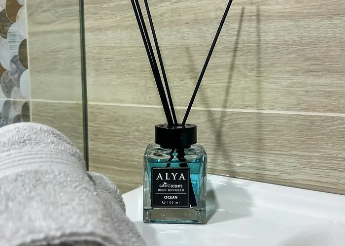 Quiet 2bd Near Sea Garden & By Apartmax Daire *